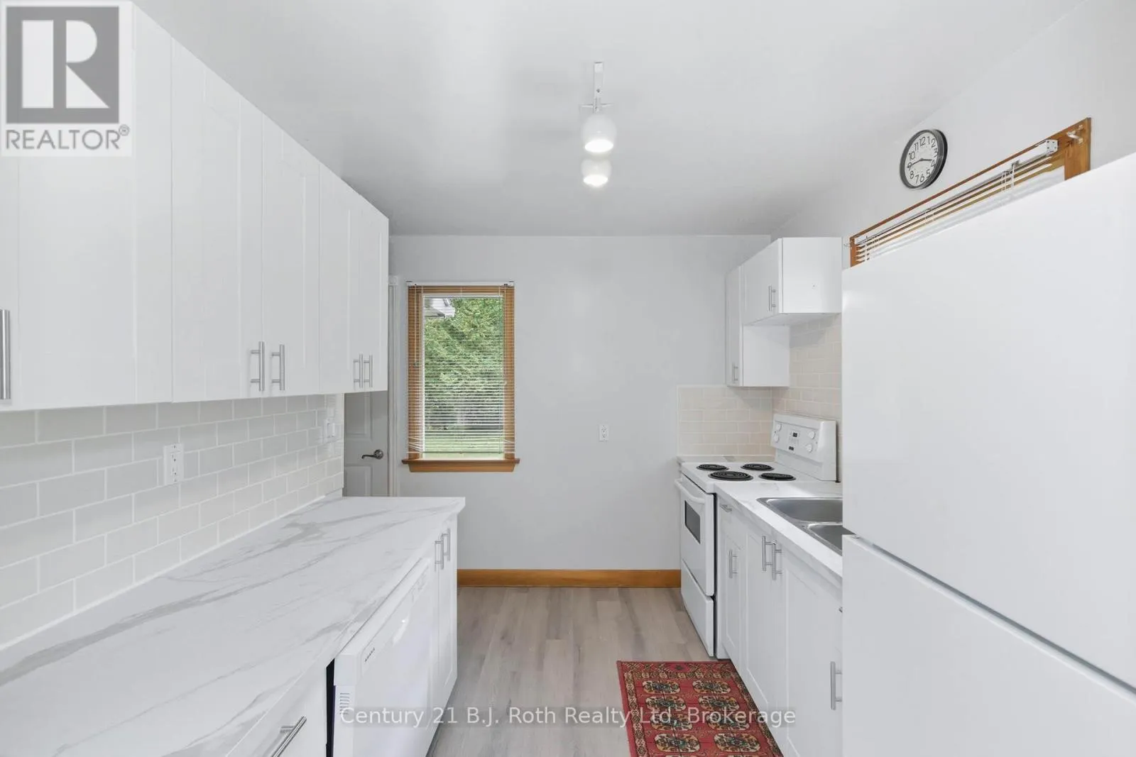 639 YONGE STREET