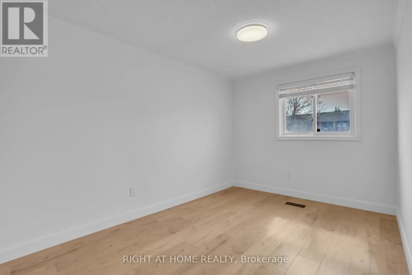 192 EDGEHILL (UPPER) DRIVE