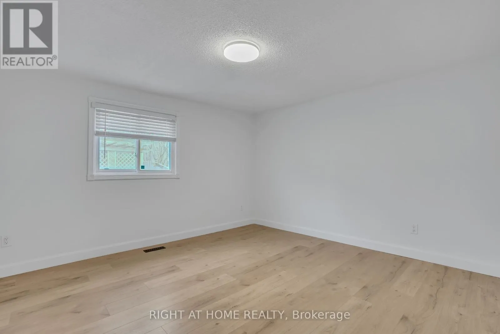 192 EDGEHILL (UPPER) DRIVE