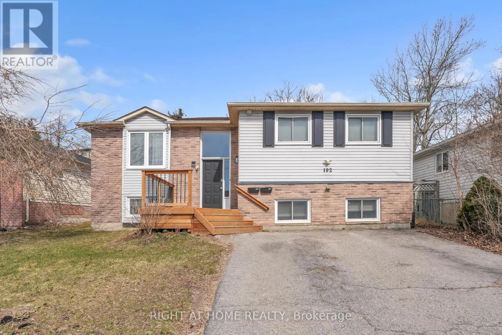 192 EDGEHILL (UPPER) DRIVE