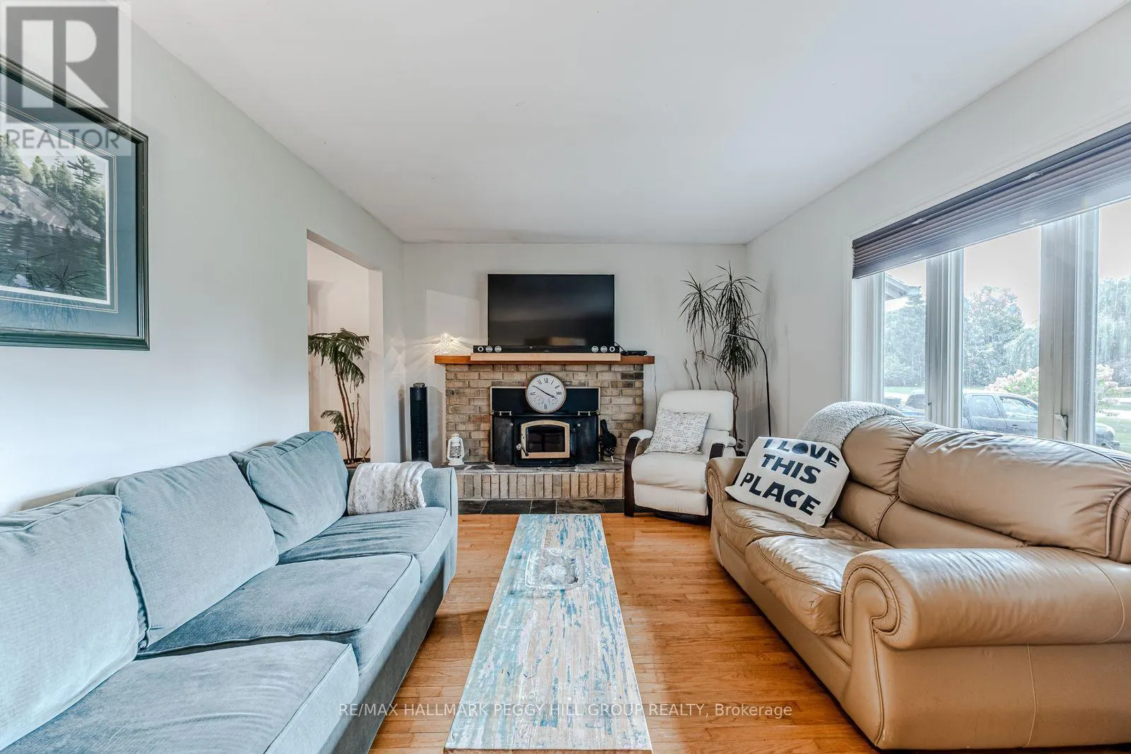 7 SANDLEWOOD TRAIL