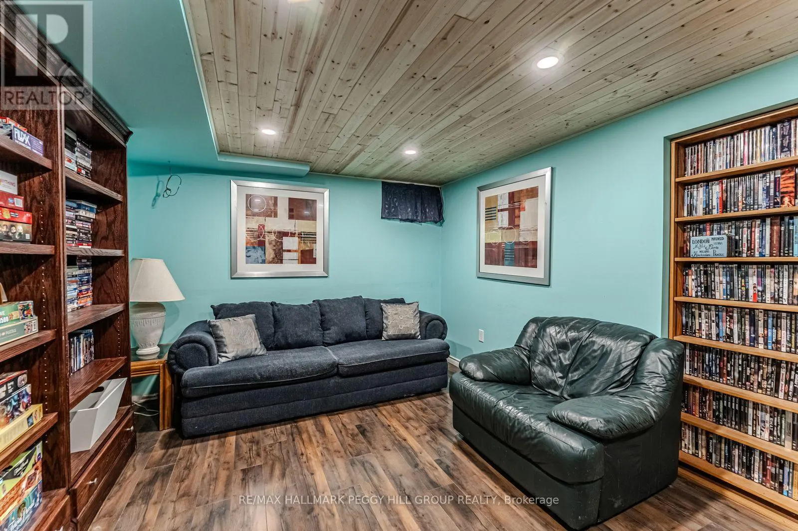 7 SANDLEWOOD TRAIL