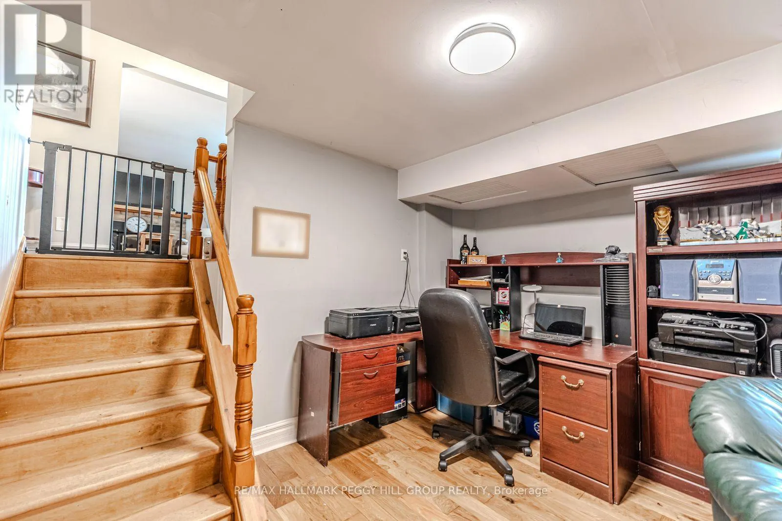 7 SANDLEWOOD TRAIL