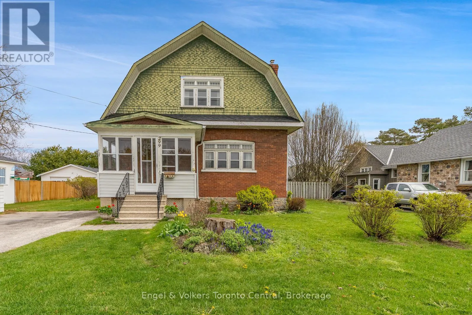 299 NAPIER STREET