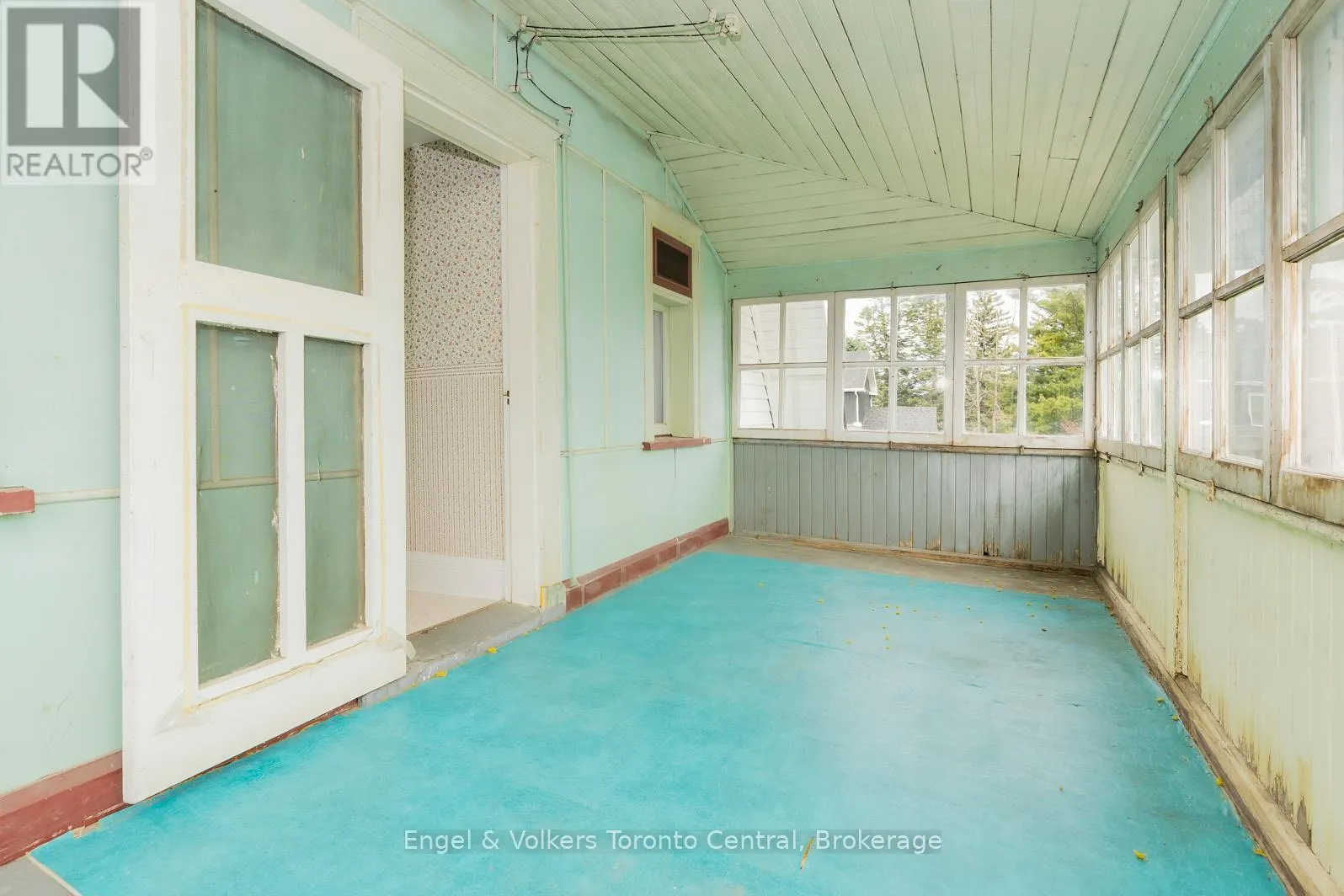 299 NAPIER STREET
