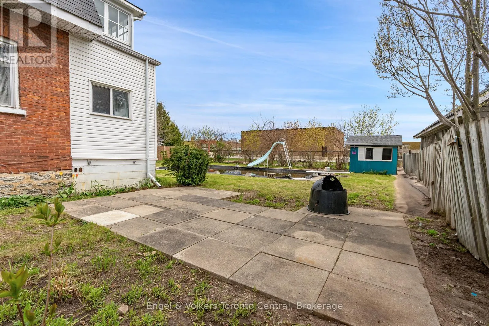 299 NAPIER STREET