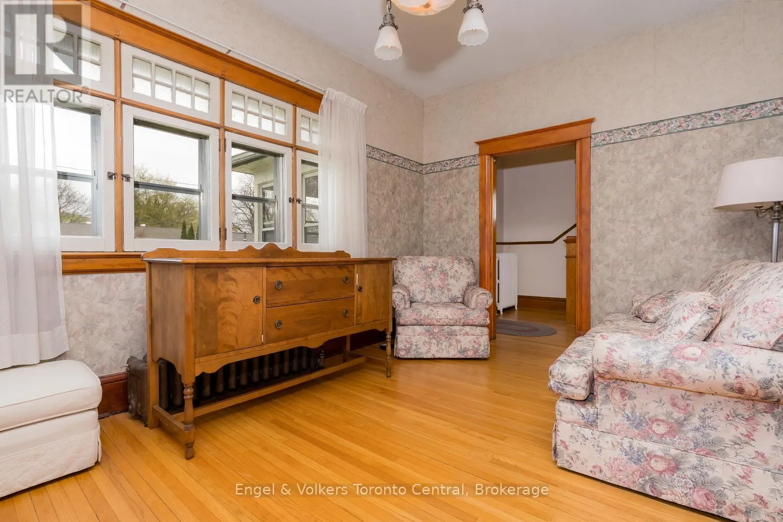 299 NAPIER STREET