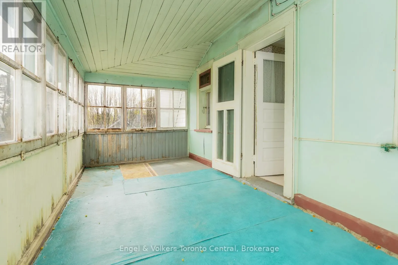 299 NAPIER STREET