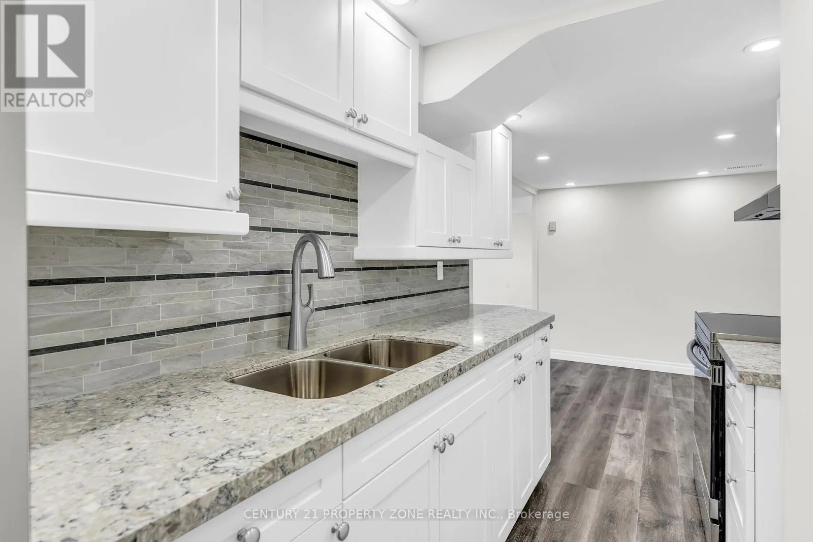 1312 RIVER ROAD W