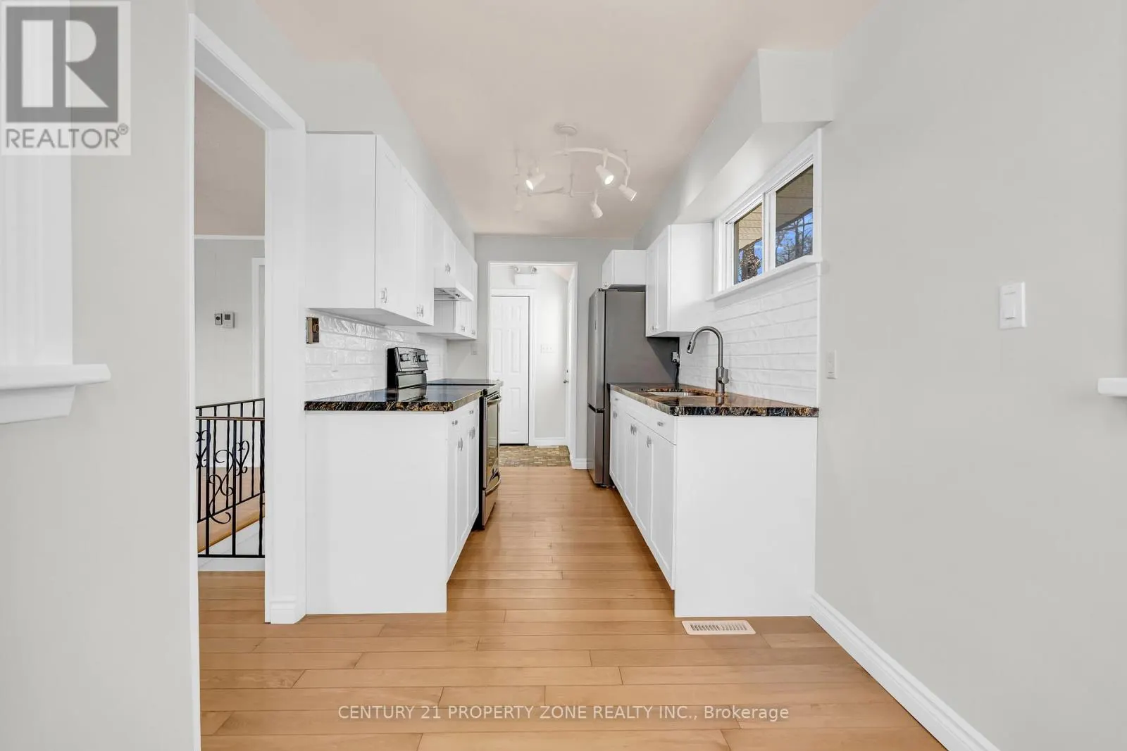 1312 RIVER ROAD W