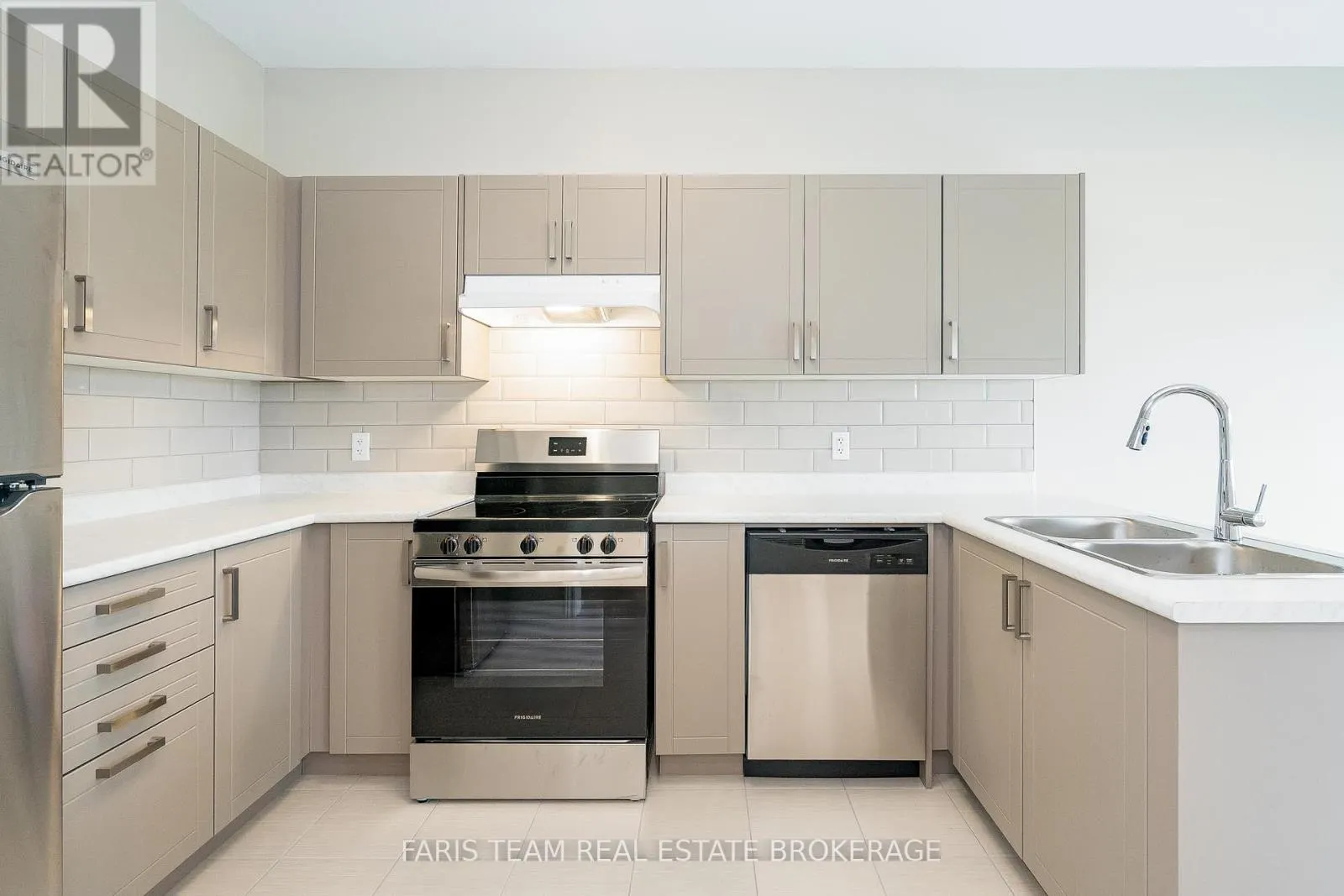 276 SPRINGFIELD CRESCENT