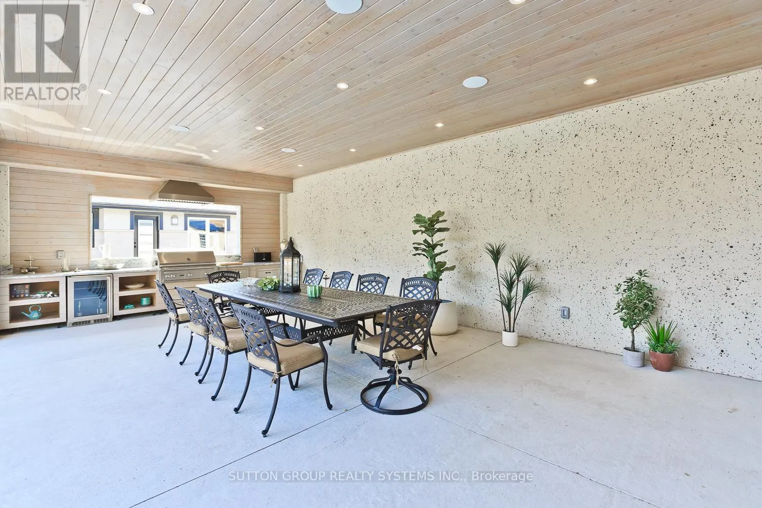 214 ASHFORD DRIVE