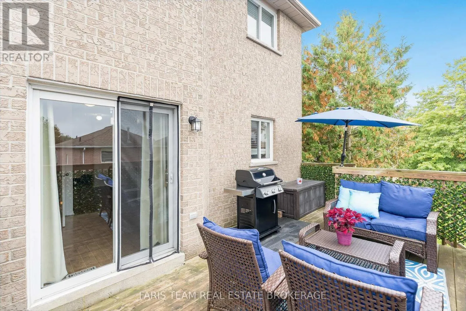 7 ROUND LEAF COURT