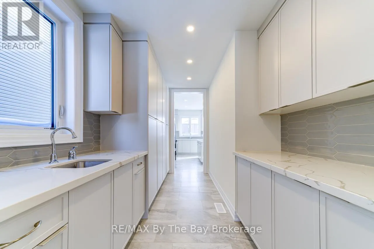 186 MAPLESIDE DRIVE