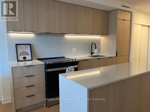419 - 31 HURON STREET, #419