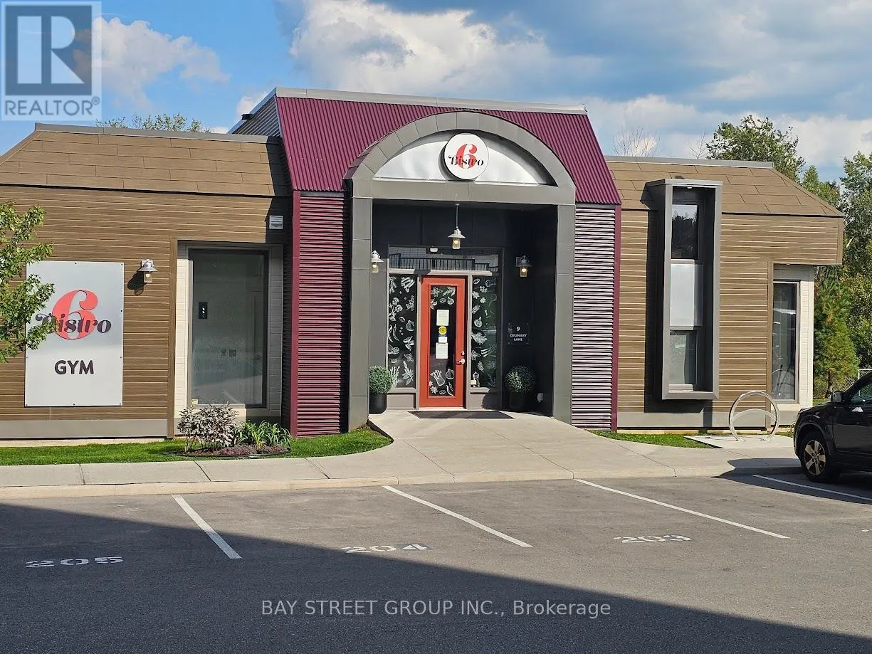 504 - 8 CULINARY LANE