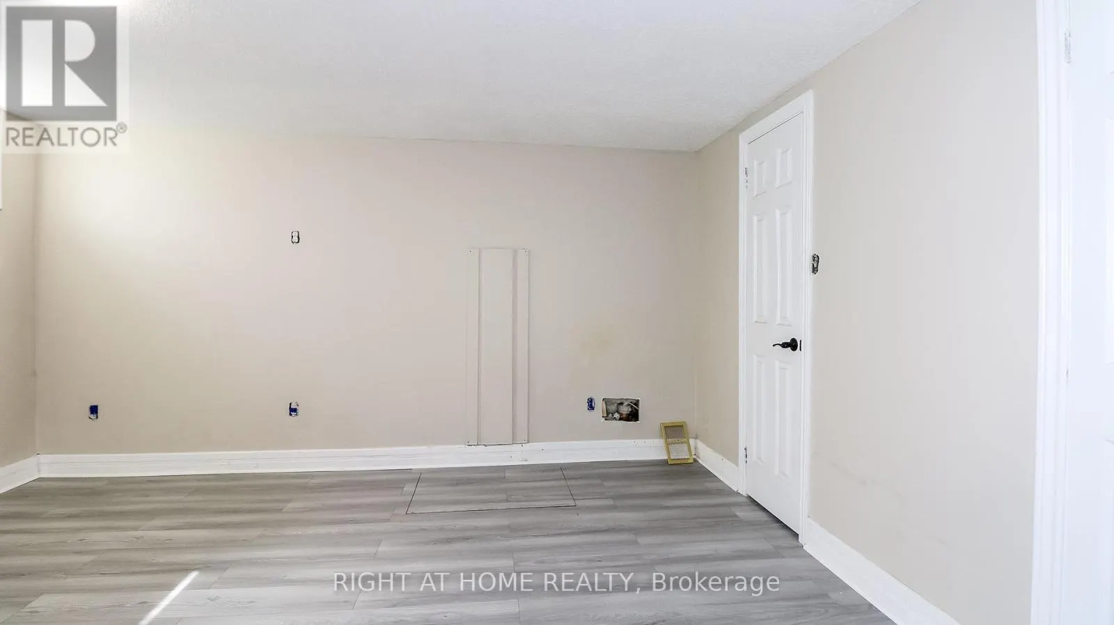 11 NEWTON STREET W