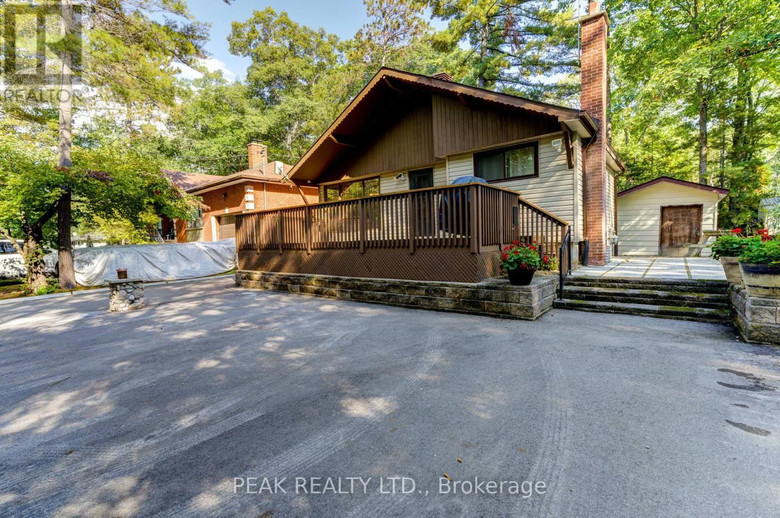 11 GLEN AVENUE S