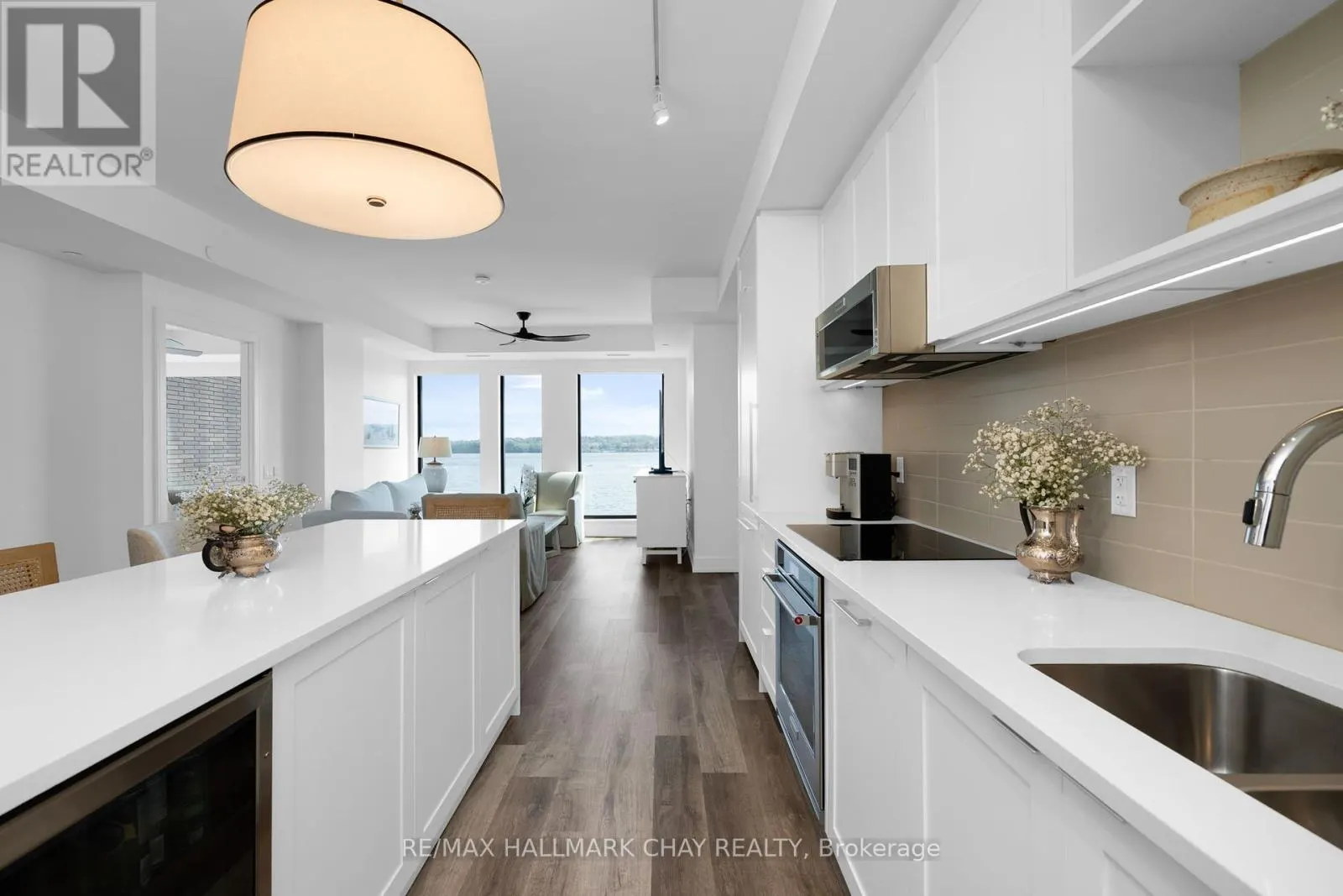 302 - 185 DUNLOP STREET E
