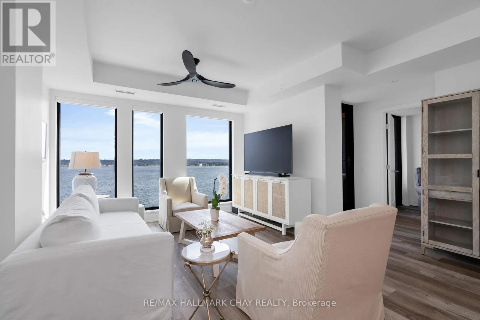 302 - 185 DUNLOP STREET E