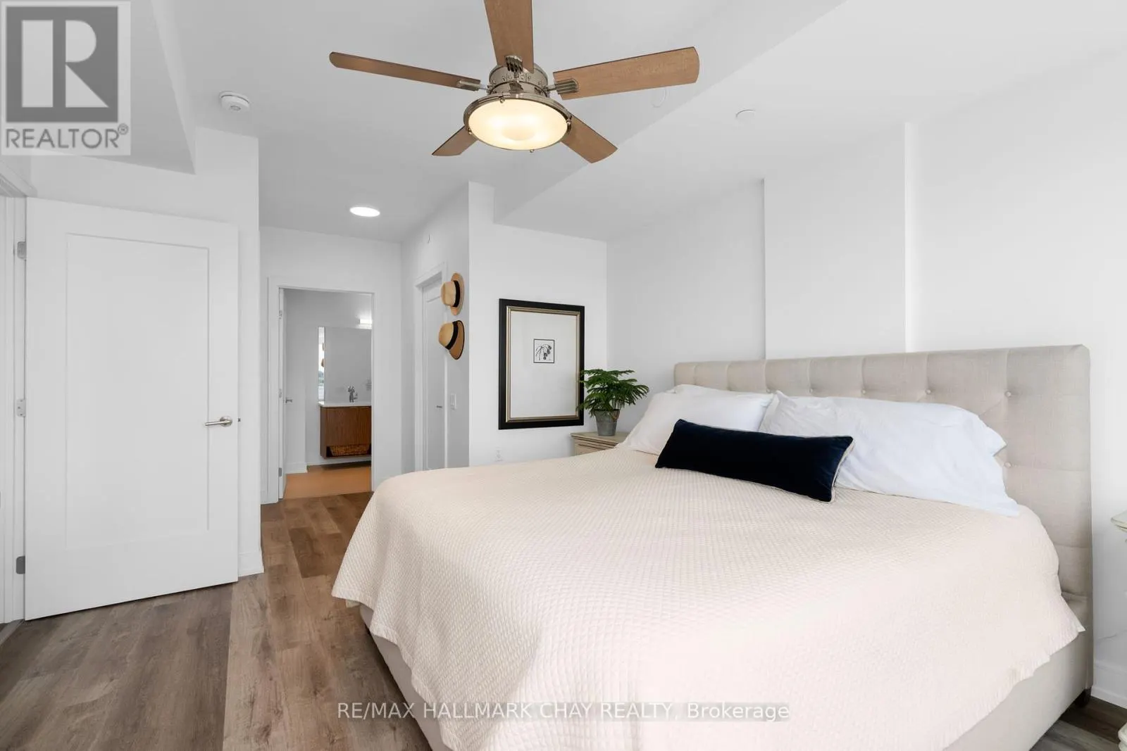302 - 185 DUNLOP STREET E