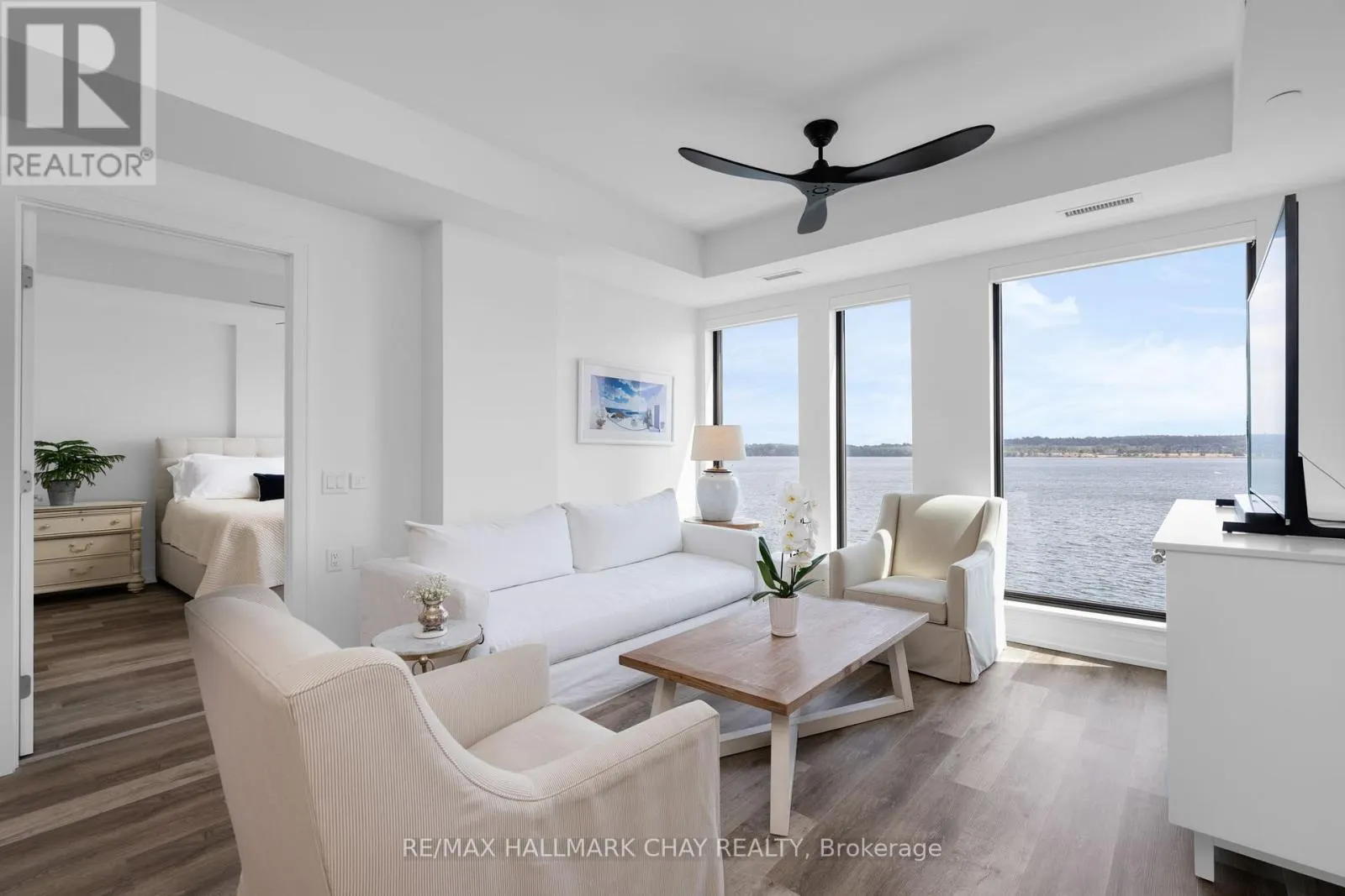 302 - 185 DUNLOP STREET E