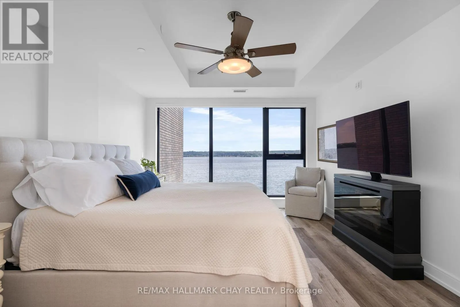 302 - 185 DUNLOP STREET E