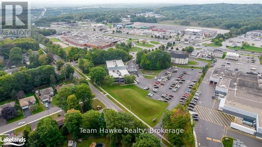 204 - 240 PENETANGUISHENE ROAD, #204