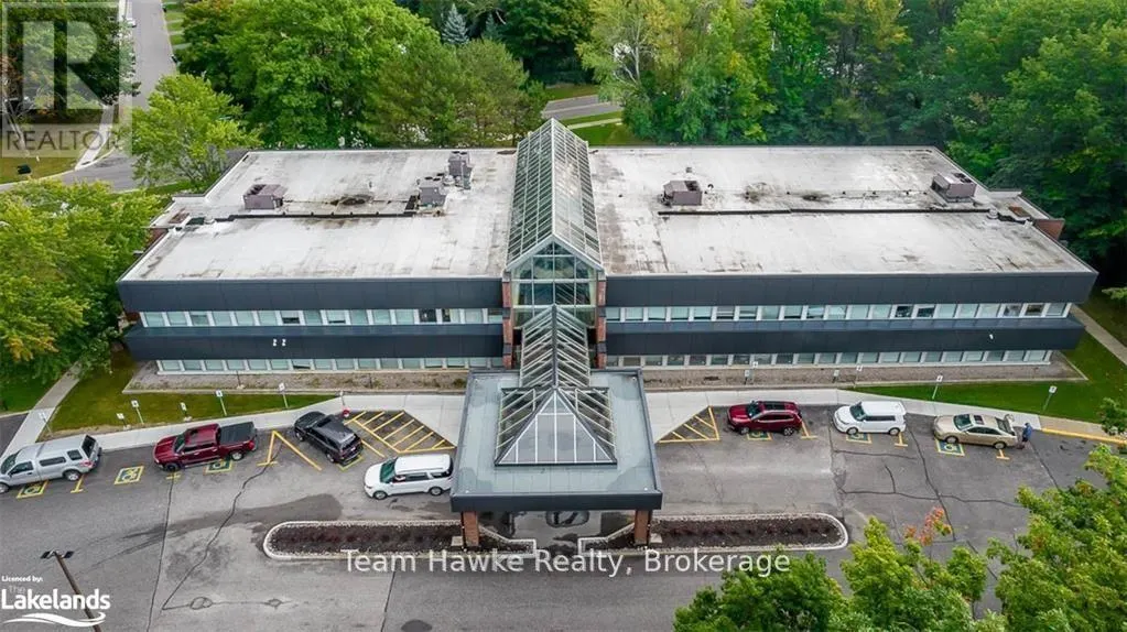 204 - 240 PENETANGUISHENE ROAD, #204