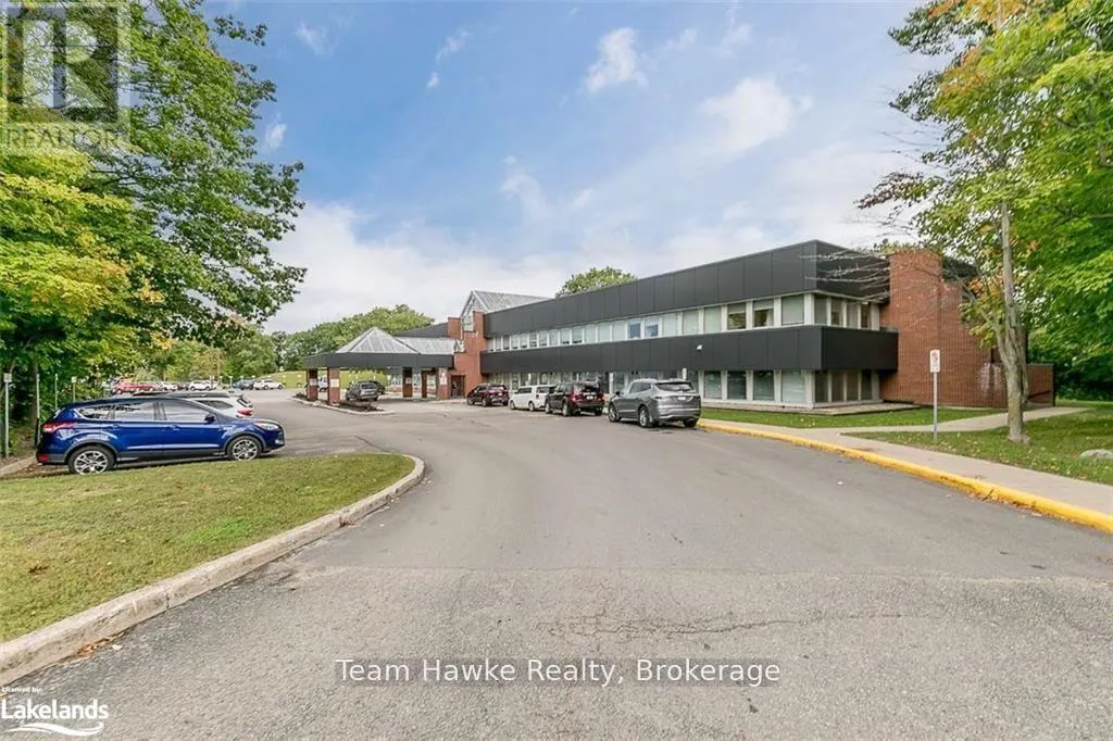 204 - 240 PENETANGUISHENE ROAD, #204