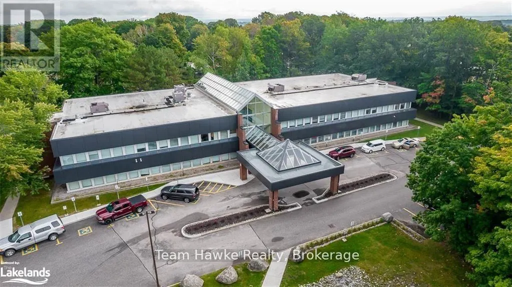 204 - 240 PENETANGUISHENE ROAD, #204