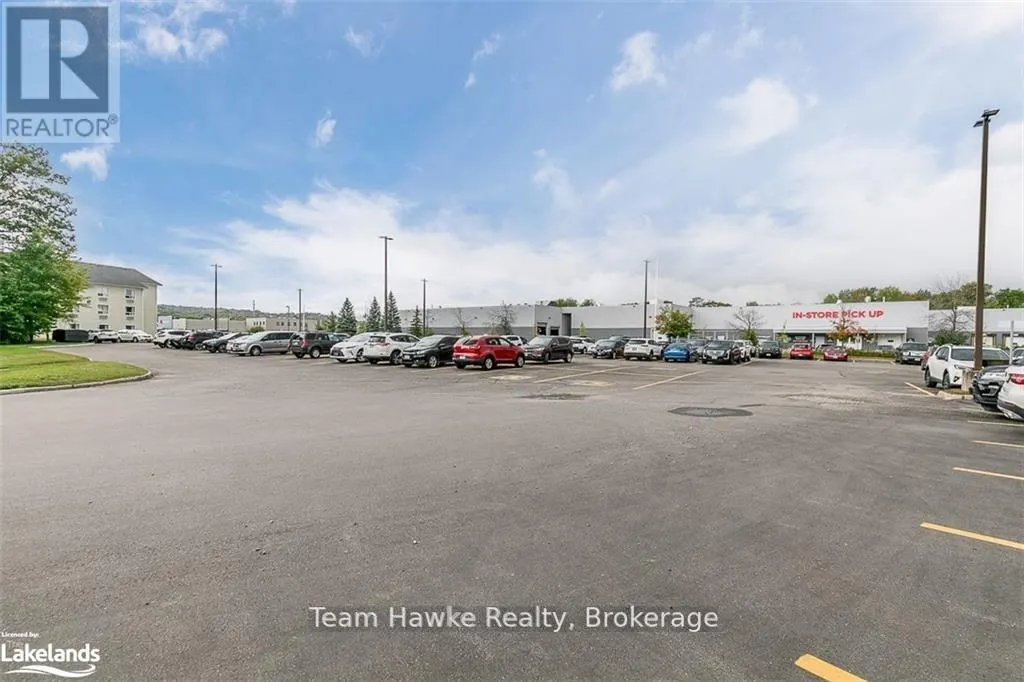 204 - 240 PENETANGUISHENE ROAD, #204