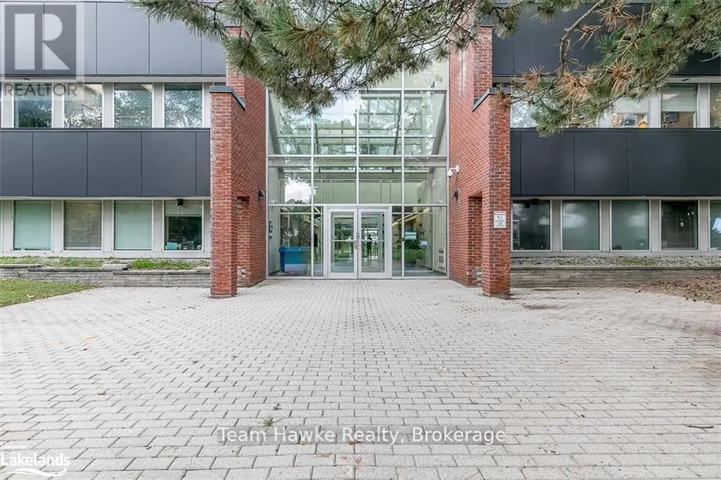 204 - 240 PENETANGUISHENE ROAD, #204