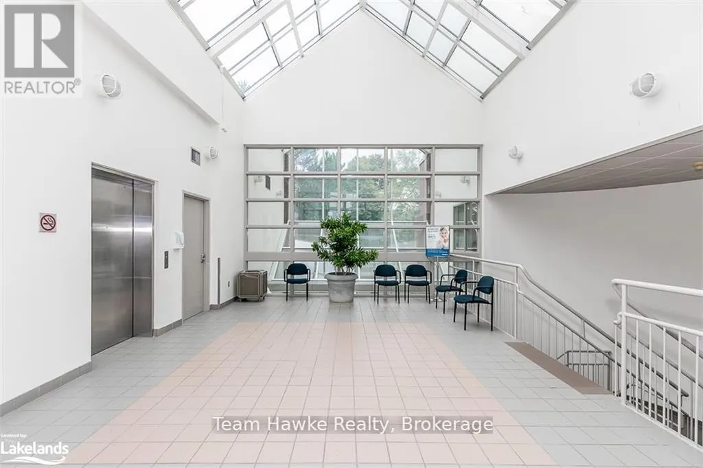 204 - 240 PENETANGUISHENE ROAD, #204