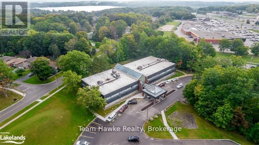204 - 240 PENETANGUISHENE ROAD, #204