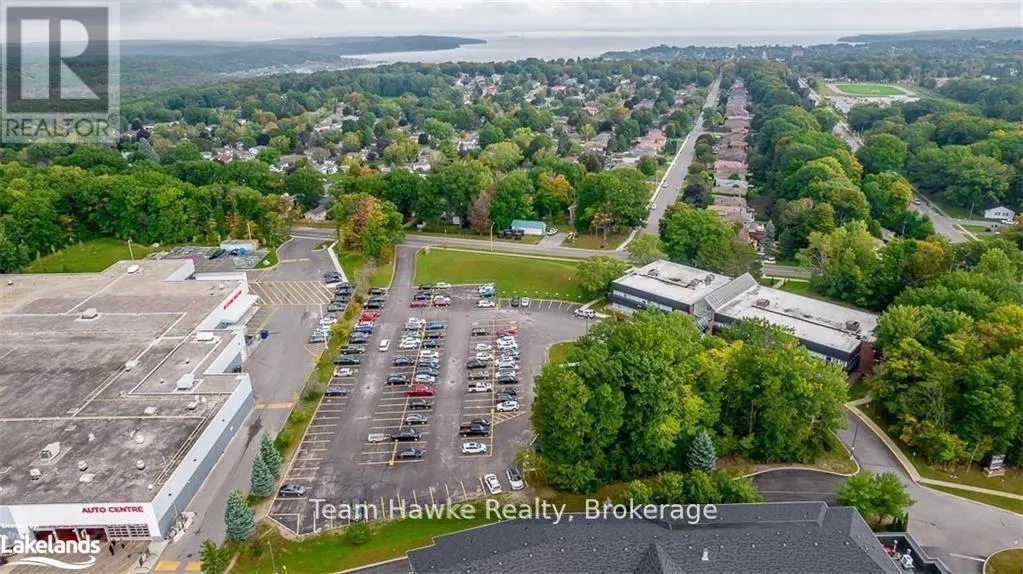204 - 240 PENETANGUISHENE ROAD, #204