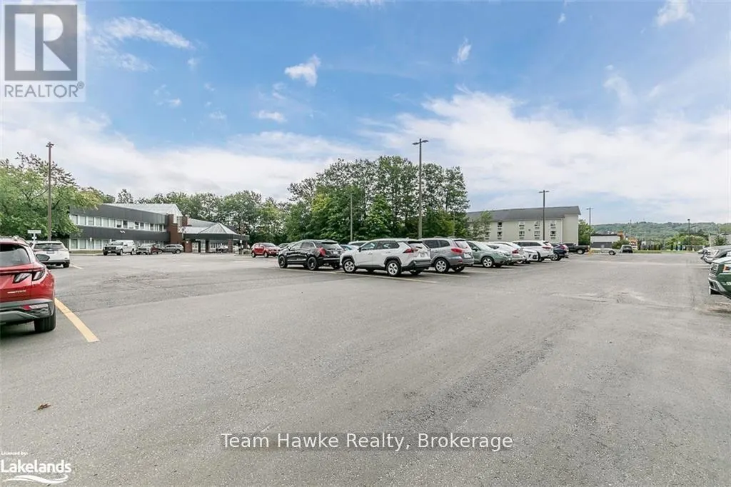 204 - 240 PENETANGUISHENE ROAD, #204
