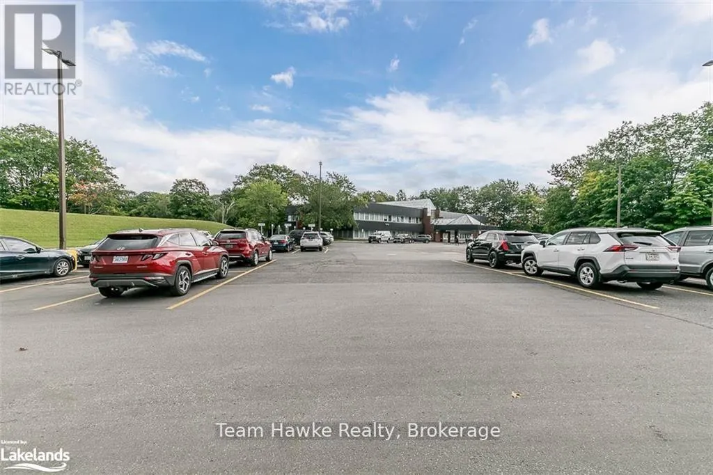204 - 240 PENETANGUISHENE ROAD, #204