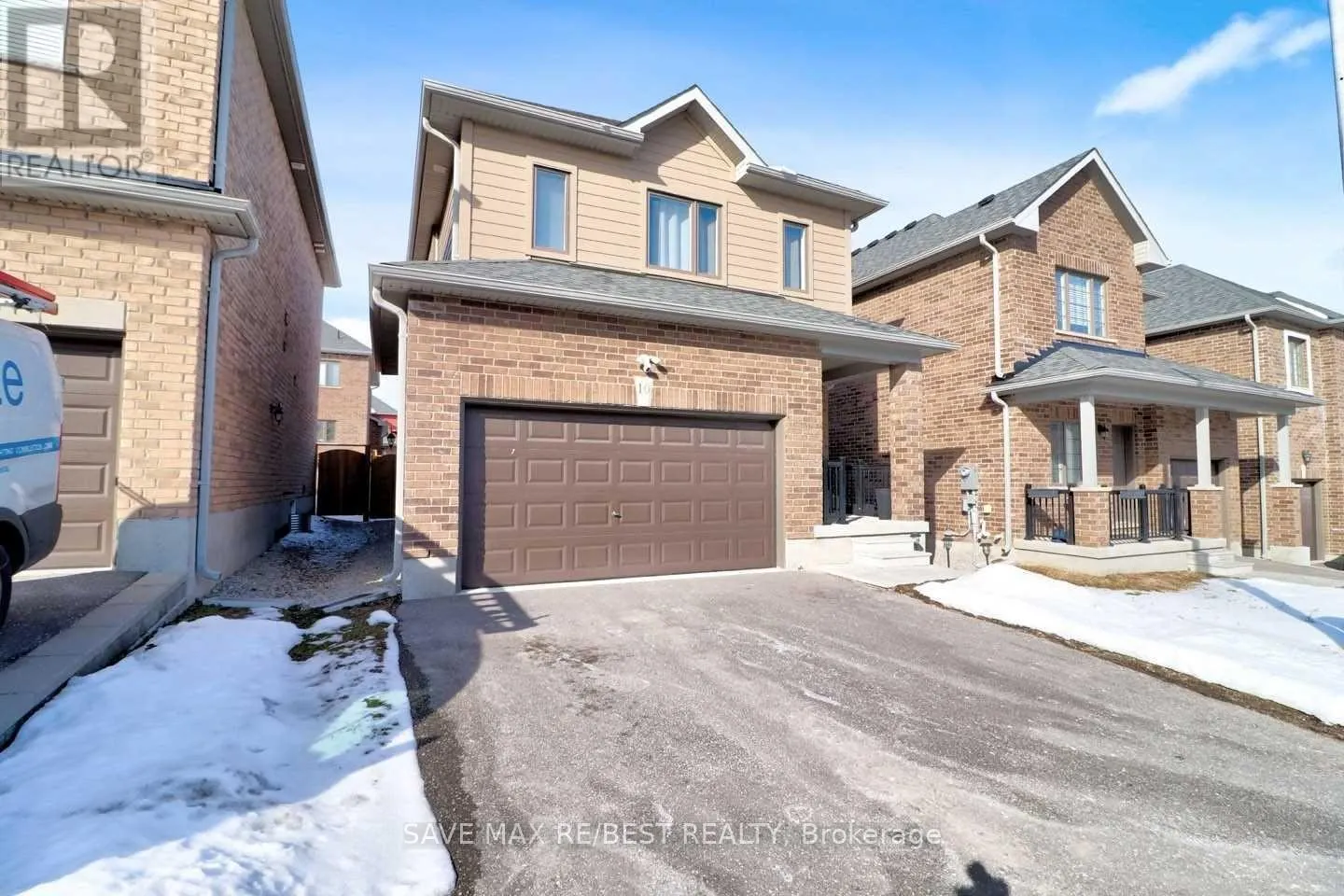 10 BEDFORD ESTATES CRESCENT