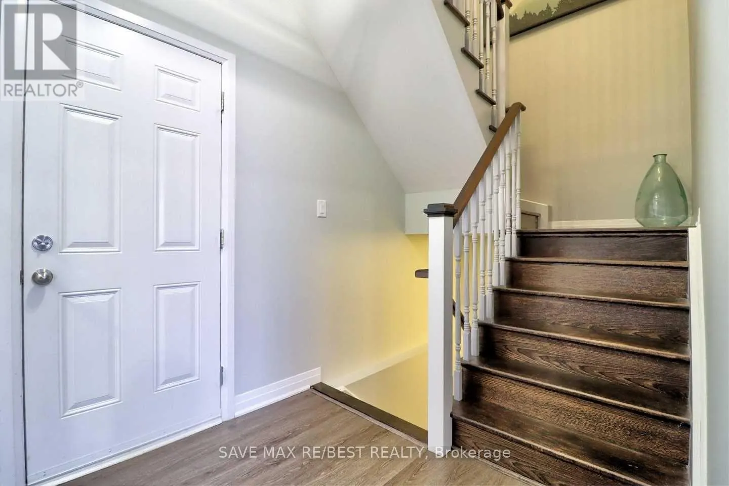 10 BEDFORD ESTATES CRESCENT