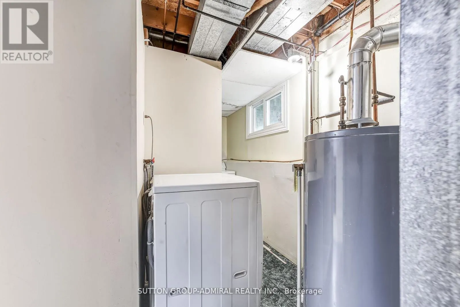 14 CHIPPAWA COURT