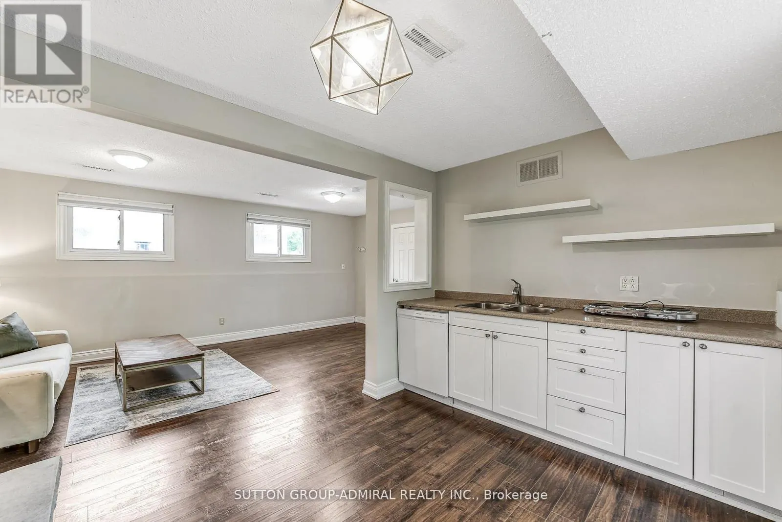 14 CHIPPAWA COURT