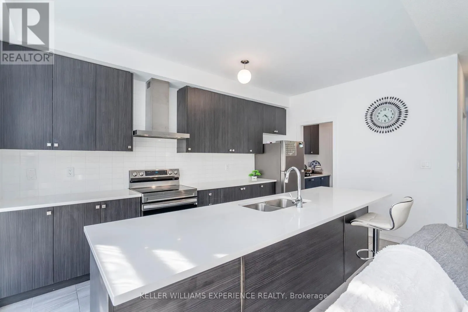 115 BLUE FOREST CRESCENT