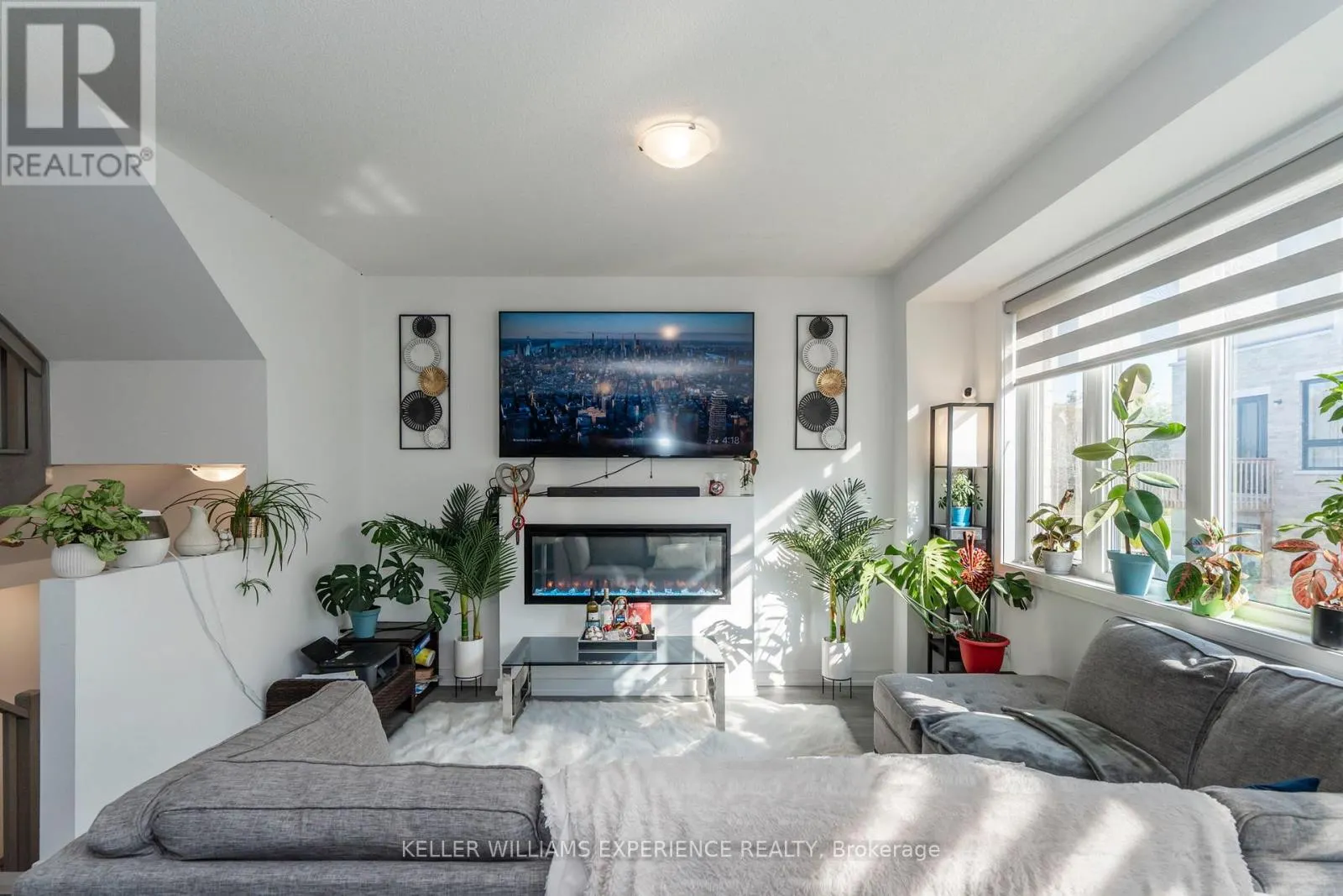 115 BLUE FOREST CRESCENT