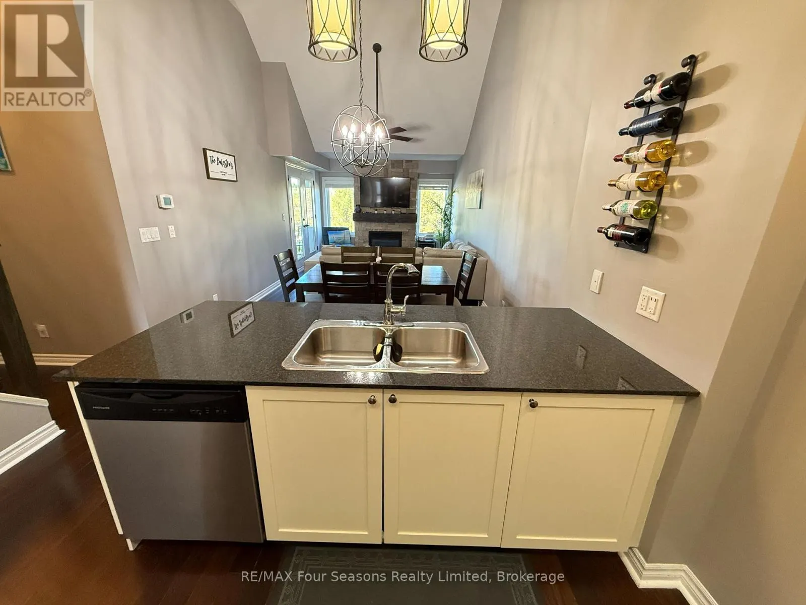 302 - 3 BRANDY LANE DRIVE, #302