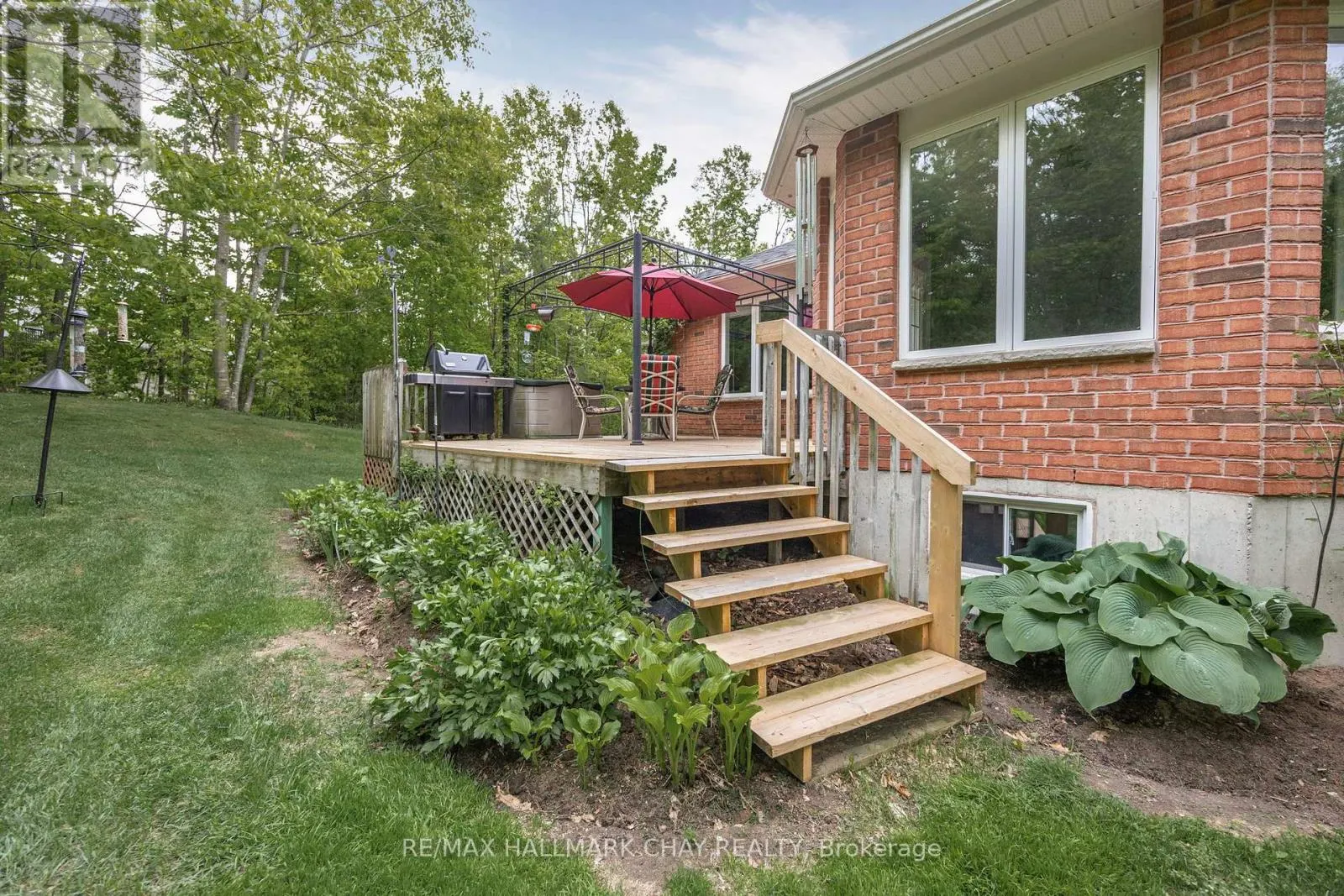 7 PINEVIEW DRIVE