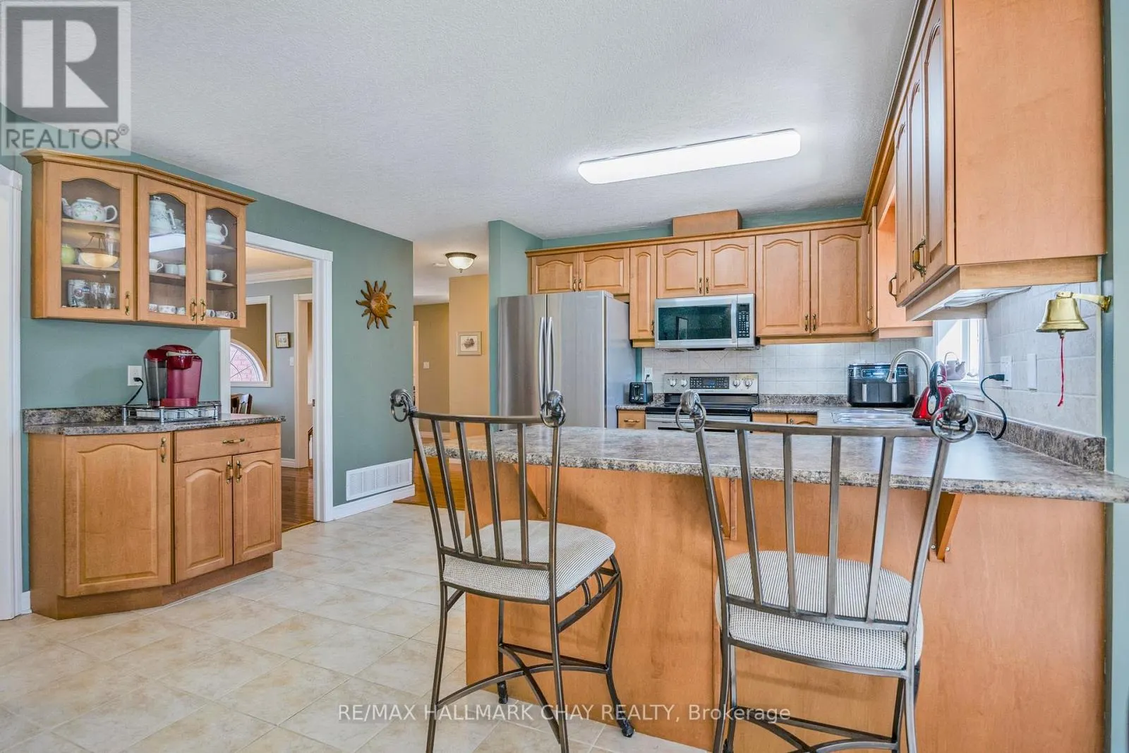 7 PINEVIEW DRIVE