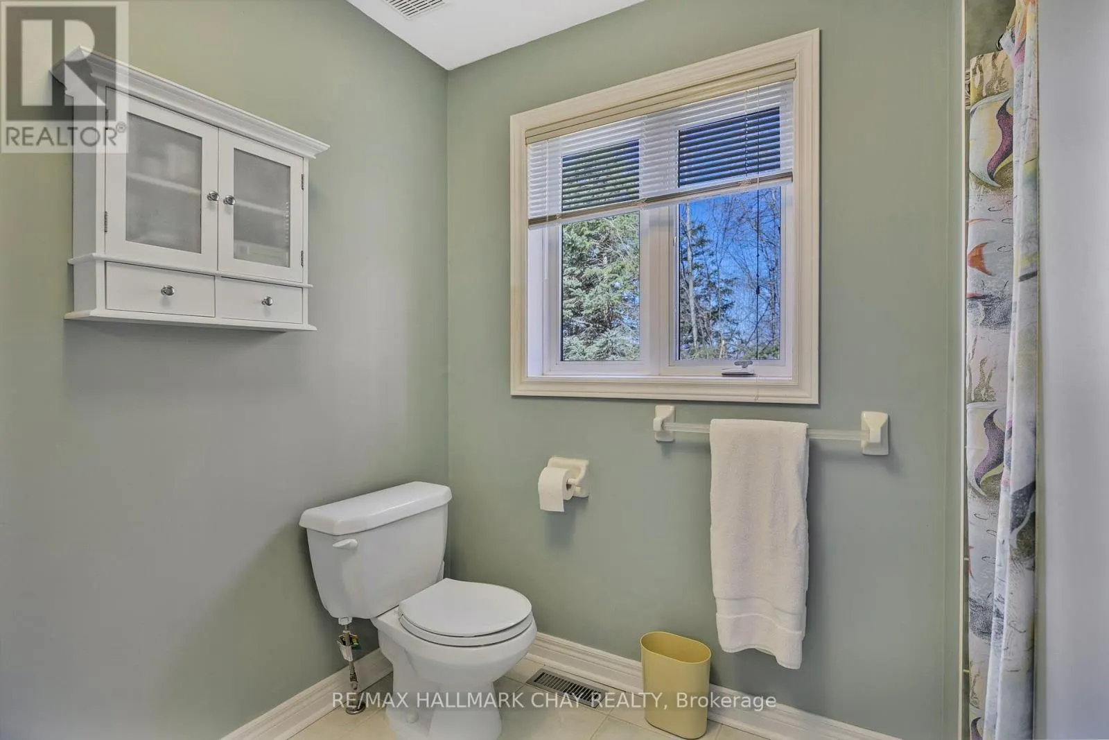 7 PINEVIEW DRIVE