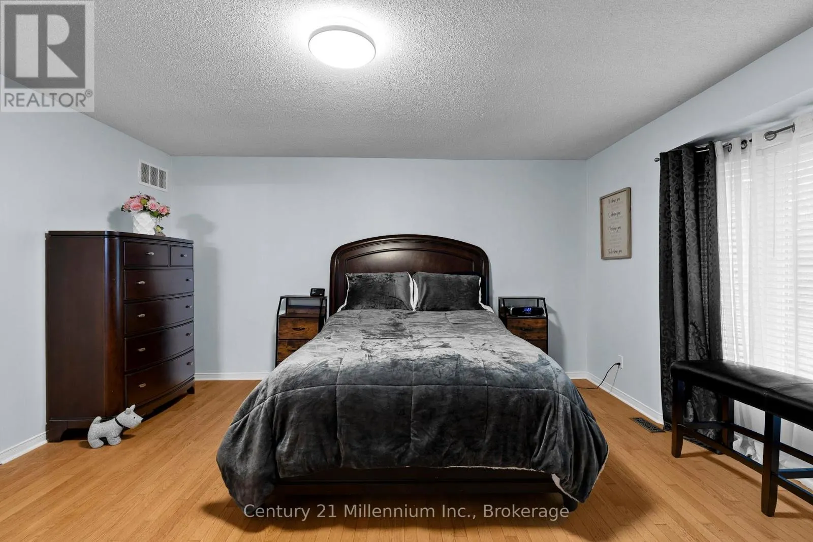 26 REGINA BOULEVARD