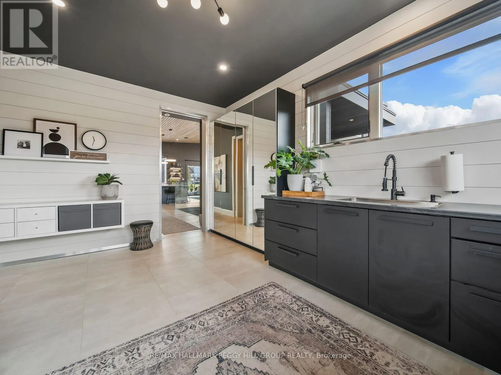 7 MEADOWLARK WAY